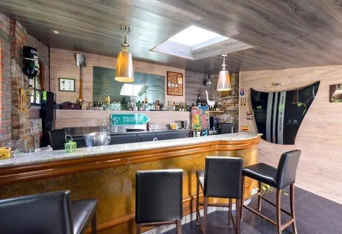 La Chanterelle Willa